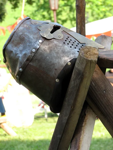 Oude ridder helm — Stockfoto