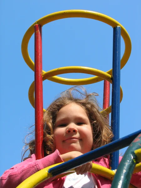 Κορίτσι στην παιδική χαρά — Φωτογραφία Αρχείου