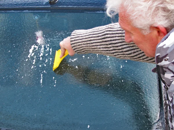 Ice cleaning — Stock Photo, Image