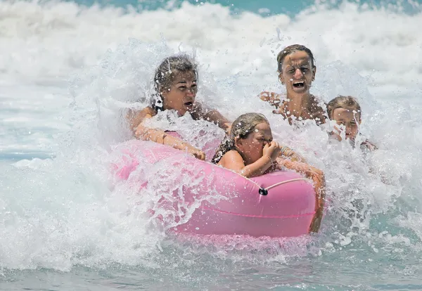 Aile içinde dalgalar — Stok fotoğraf