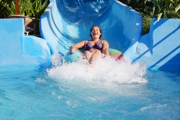 Woman in the water park — Stock Photo, Image