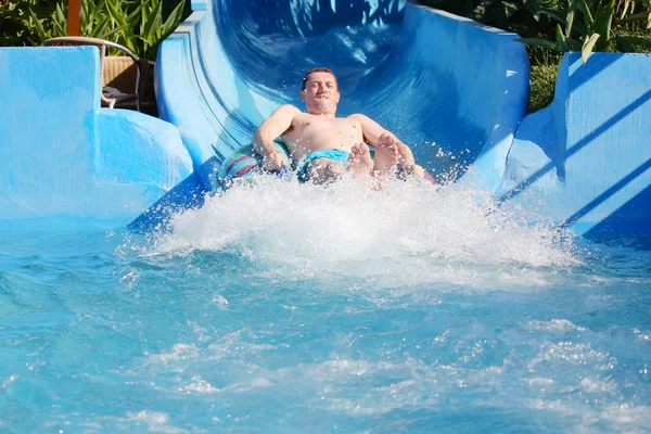 Man in water park — Stock Photo, Image