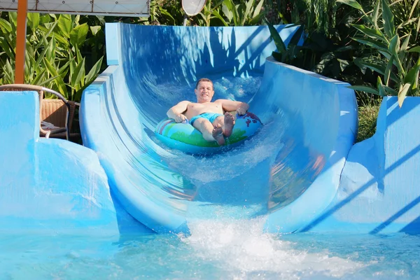 Man in the water park — Stock Photo, Image