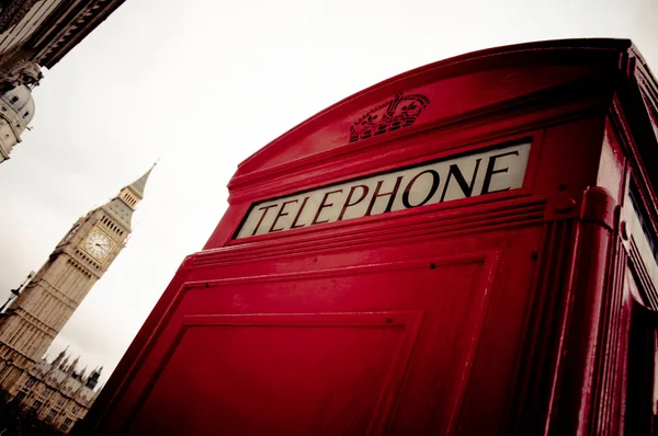 Red phone booth — Stockfoto