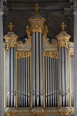 Kilise organ