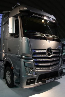 Mercedes truck clipart
