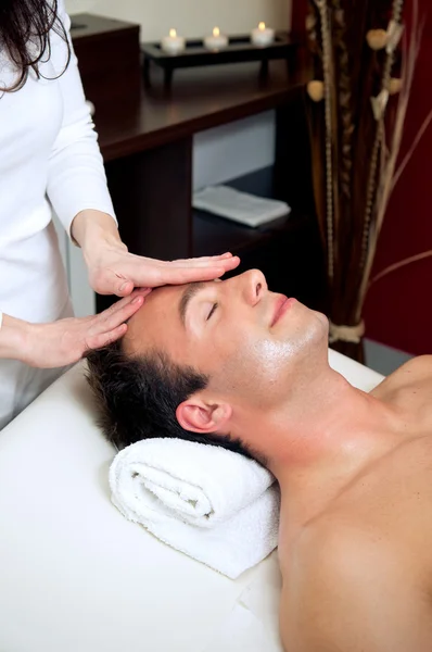 Head massage — Stock Photo, Image