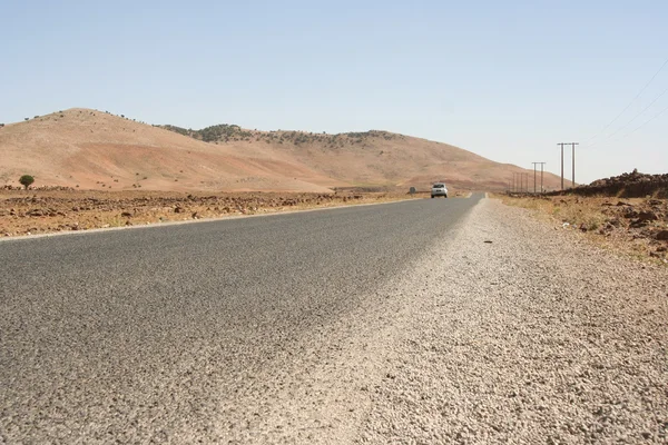 Marokkaanse woestijn weg — Stockfoto