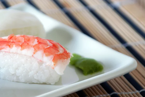 Sushi avec détail crevette — Photo