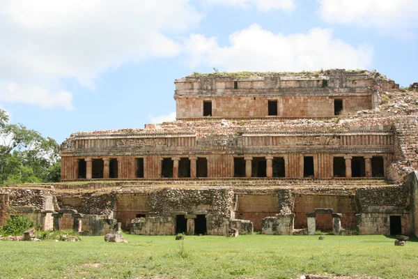 Ruins of a royal palace in yucatan, mexico — Stock Photo, Image