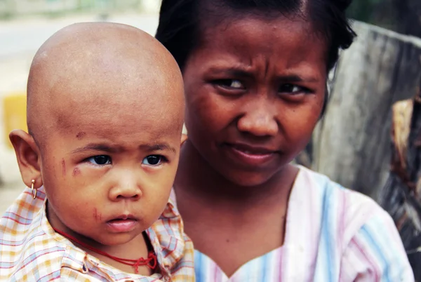 母と息子、ミャンマー — ストック写真