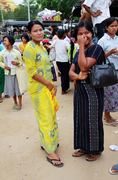 Birmania mujeres elegantes — Foto de Stock