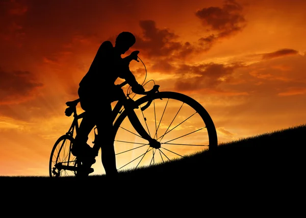 Silueta del ciclista — Foto de Stock