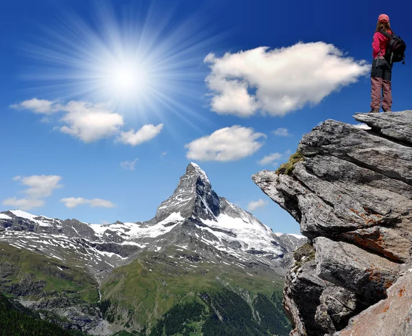 Girl looking at the beautiful Mount Matterhorn — Stock Photo, Image