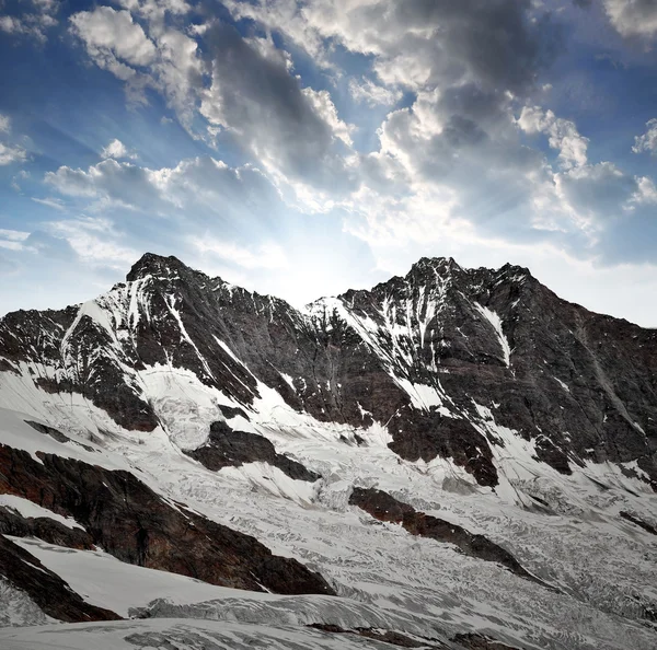 Dom ve taschhorn - İsviçre Alpleri — Stok fotoğraf
