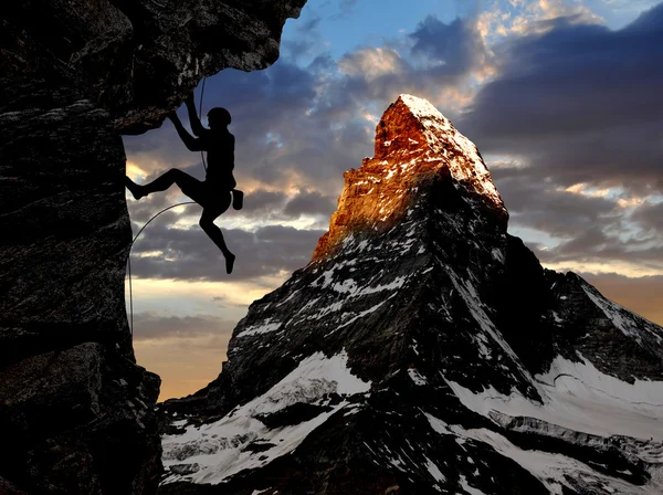 Silhueta de alpinista — Fotografia de Stock