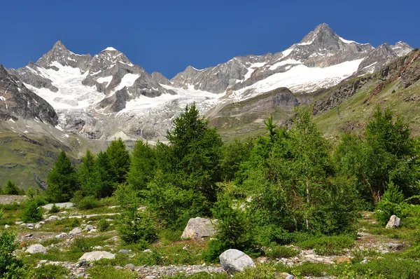 奥伯 gabelhorn-瑞士的阿尔卑斯山 — 图库照片