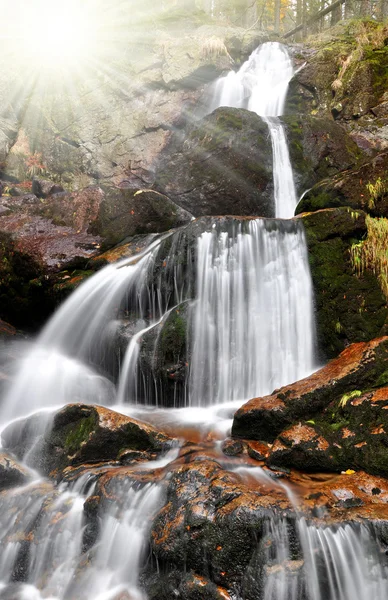 Prachtige watervallen in het Beierse bos — Stockfoto