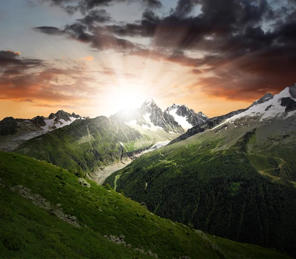 Alpes savoyardes au soleil couchant — Photo