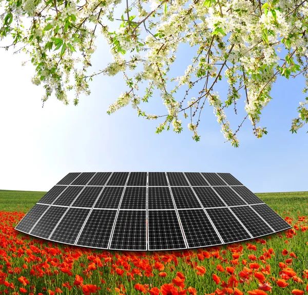 Panel słoneczny w pejzaż wiosna — Zdjęcie stockowe