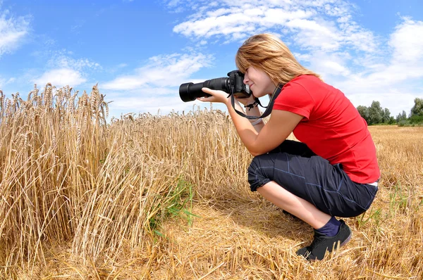 Girl taking photos — Stock Photo, Image