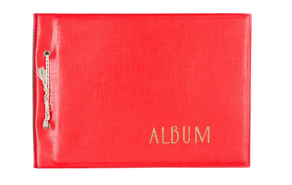Muy viejo álbum de fotos de cuero rojo sobre fondo blanco, Este albú —  Fotos de Stock