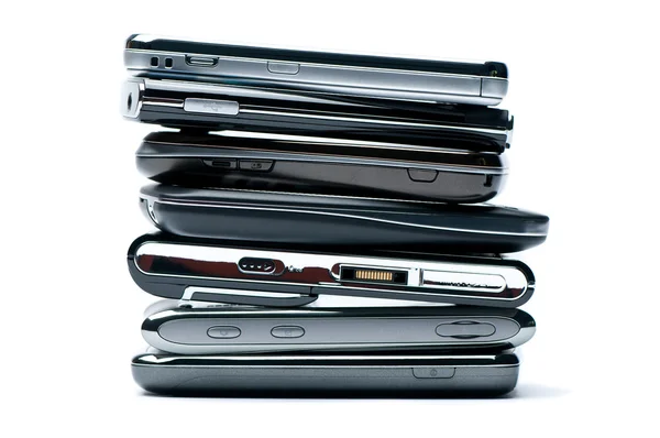 Set di telefoni cellulari su sfondo bianco - design originale. Smart phone su sfondo bianco, con percorsi di ritaglio — Foto Stock