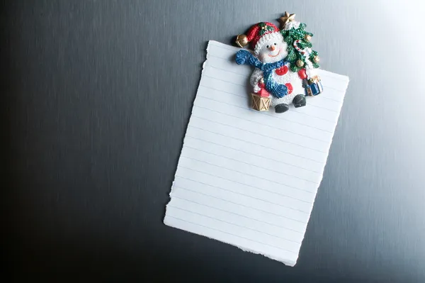 Weihnachtsbrief auf dem Kühlschrank — Stockfoto