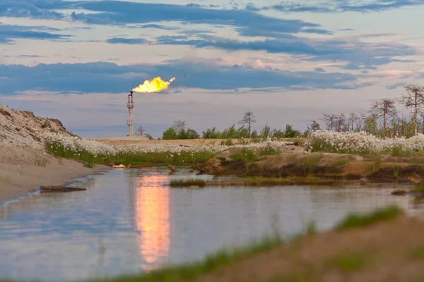 Flare de gás de petróleo — Fotografia de Stock