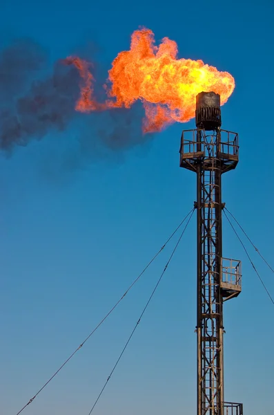 Erupção de óleo — Fotografia de Stock