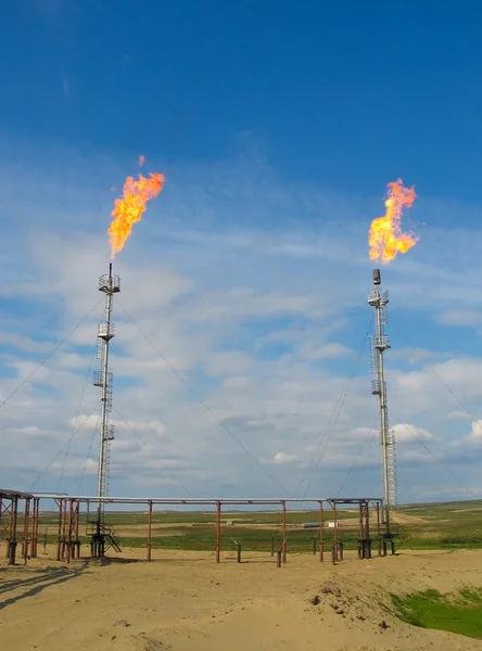 Spalanie oleju gazu flary — Zdjęcie stockowe