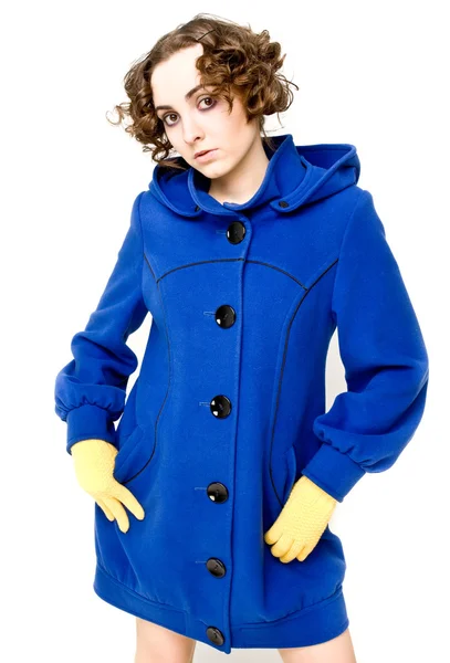 Nő pózol kék kabát — Stock Fotó