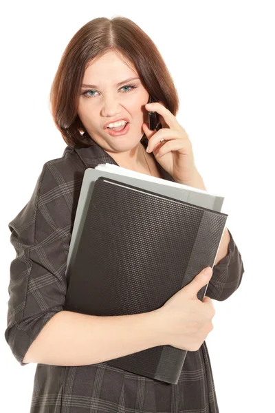 Kobieta dzwoni telefon i trzymając czarny folder — Zdjęcie stockowe