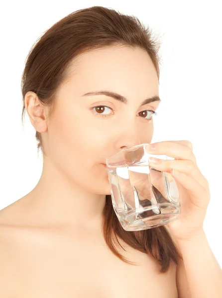 Hermosa mujer desnuda bebiendo agua —  Fotos de Stock