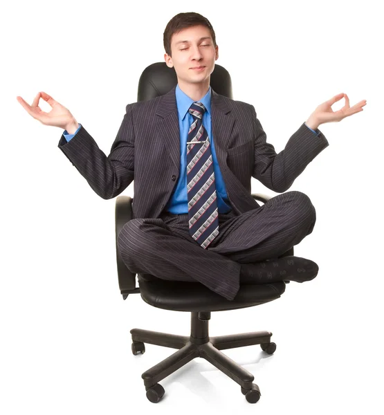 로터스 포즈에 앉아 젊은 남자 — 스톡 사진