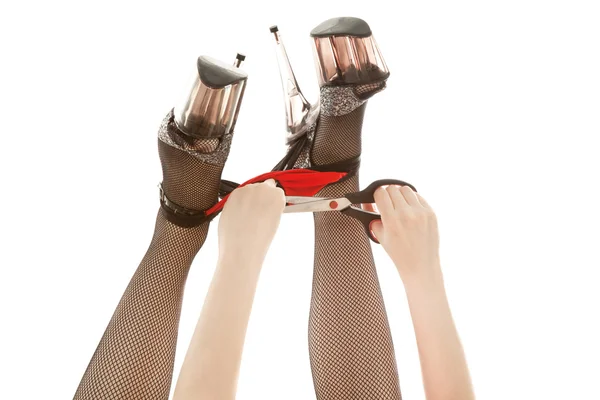 Pernas de mulher sexy bonita em meias e calcinha vermelha — Fotografia de Stock