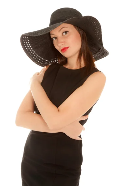 Bella donna con labbra rosse in vestitino nero e cappello iso — Foto Stock