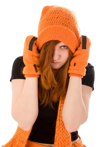 Червона волохата дівчина в помаранчевому капелюсі — стокове фото
