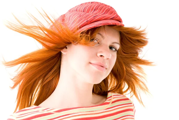 Rödhårig tjej i randig hatt — Stockfoto