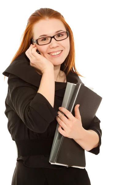 Krásná podnikatelka mluvit do telefonu a usmívá se — Stock fotografie