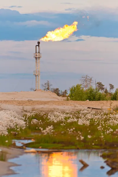 Flare de gás de petróleo — Fotografia de Stock