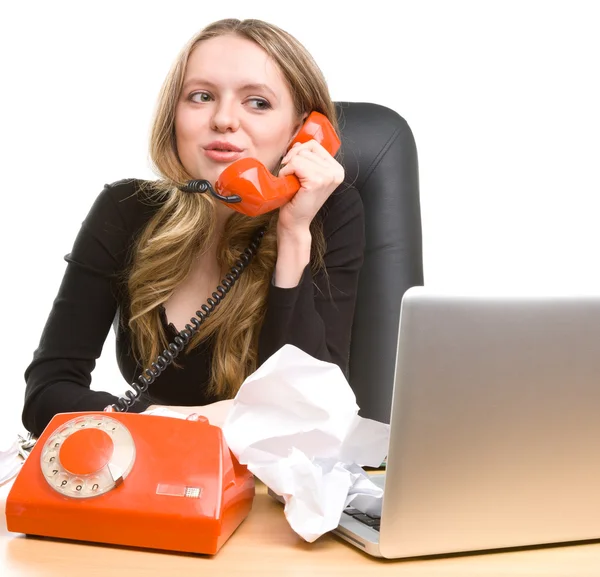 Geschäftsfrau mit Handy im Gespräch — Stockfoto
