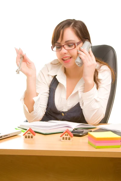 Affärskvinna som talar till telefon — Stockfoto
