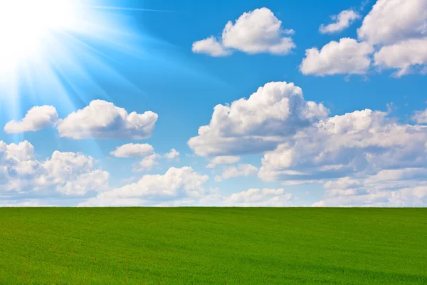 Перфектное небо и солнце — стоковое фото