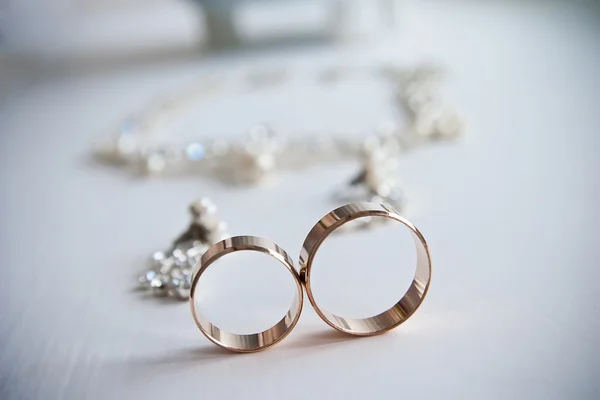 Belos anéis dourados — Fotografia de Stock