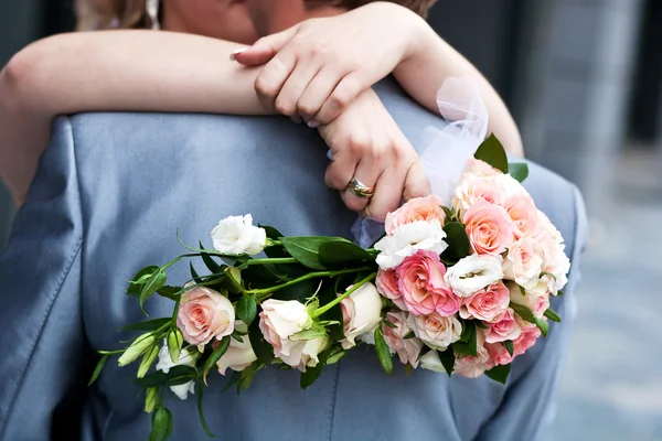 結婚式の花束を持っている花嫁 — ストック写真