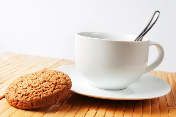 Taza de galletas de café y avena — Foto de Stock
