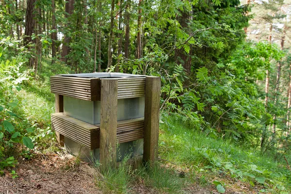 Garbage box In The Woods — Stock Photo, Image