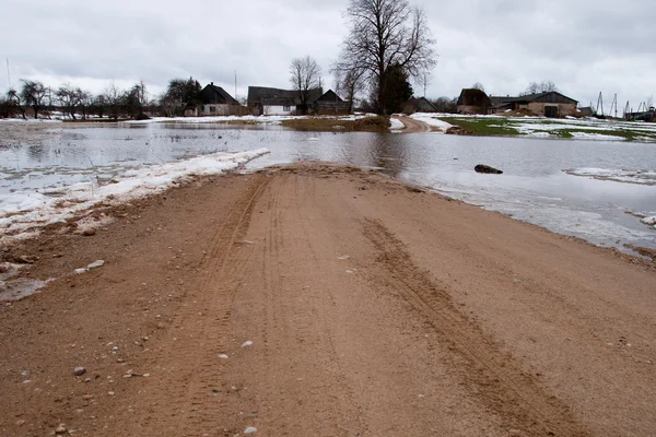 Затопленная дорога — стоковое фото