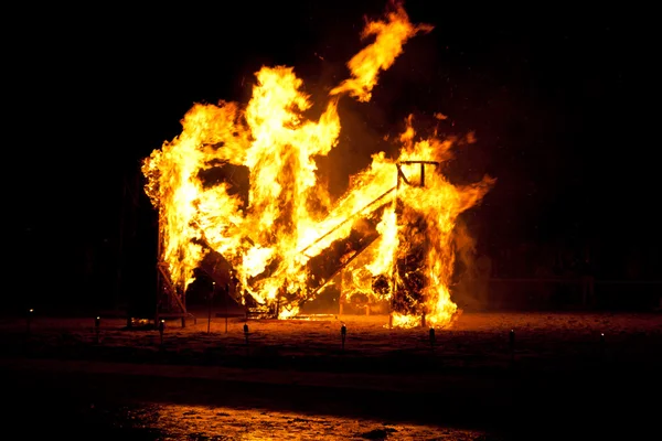 Die Nacht der uralten Lagerfeuer — Stockfoto